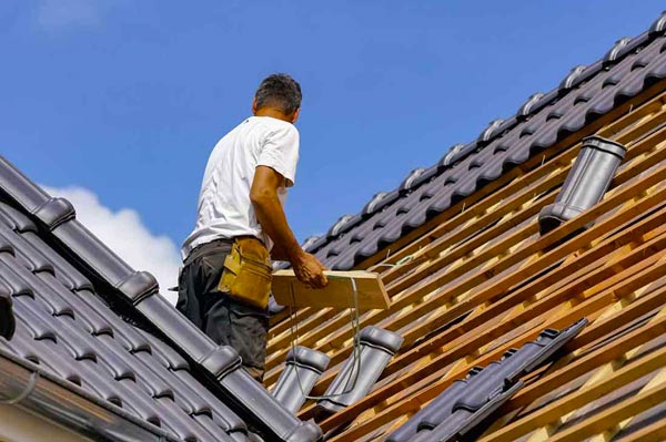 Travaux de couverture  - PROSIM  COUVREUR 72 : artisan couvreur sur le Mans …La Sarthe (72) : Pose et rénovation toiture, détection et réparation de fuites toit tuile, ardoise, faîtage. Intervention sur Le Mans … et toute la Sarthe (72)…